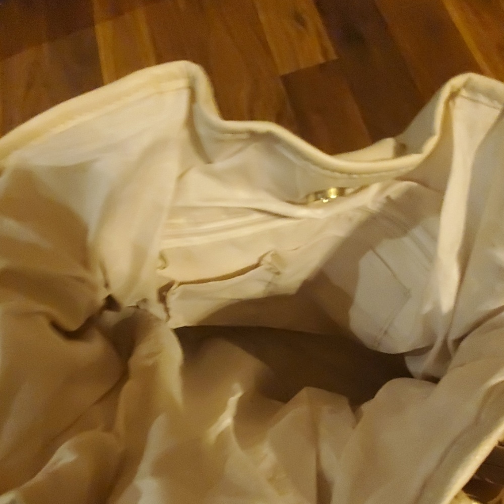 Purse - Picture 3 of 3